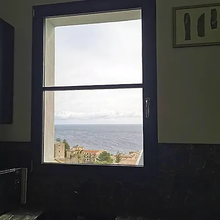 Casa Lunga In Erbalunga - A Stones Throw From The Brando