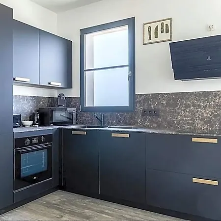 Casa Lunga In Erbalunga - A Stones Throw From The